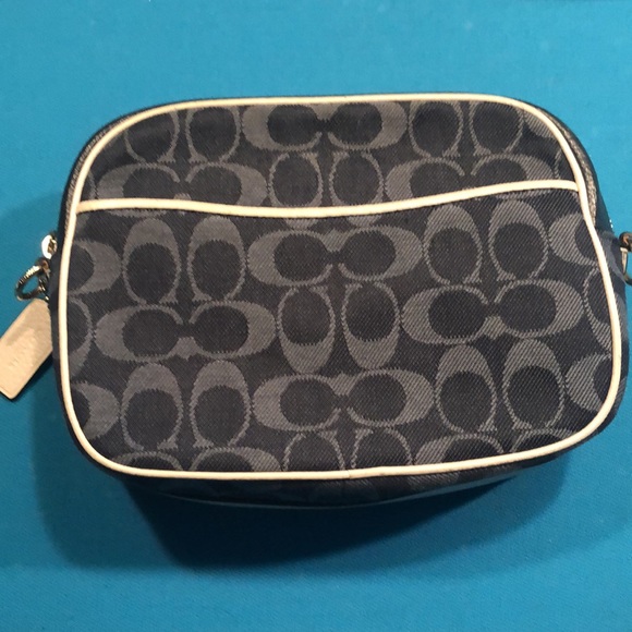 Coach Camera crossbody bag with Rainbow Strap - Picture 3 of 5